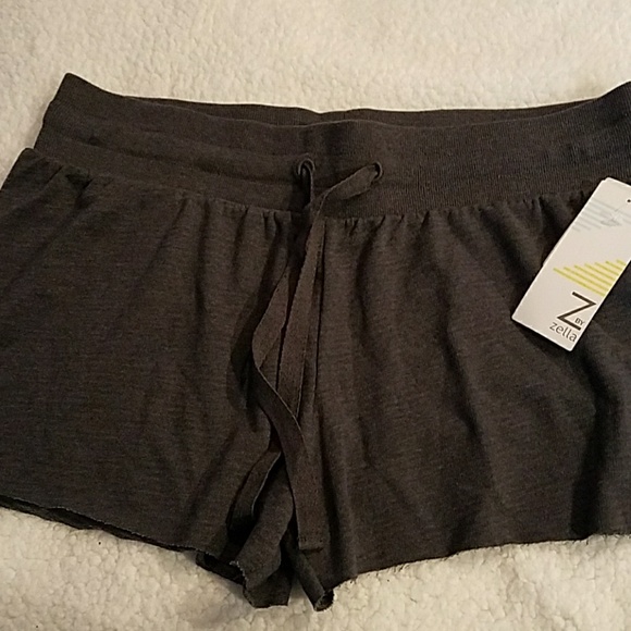 Zella Shout Shorts - Picture 3 of 4